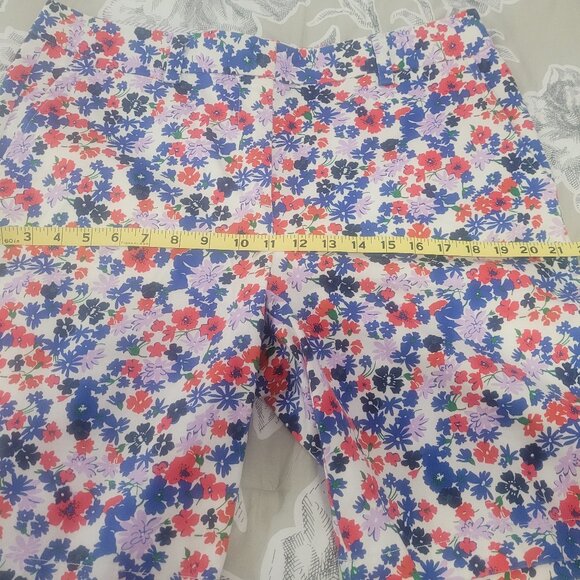 Lands' End Flowered Print 10" Cotton Shorts Size 12 EUC - Picture 6 of 9